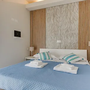 2* Hotel Madana